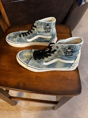 Vans high-Top Sneakers with Skull Graphic